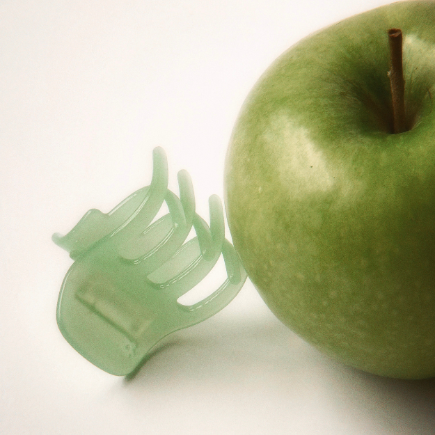 Small Hair Claw Clip — Appletini